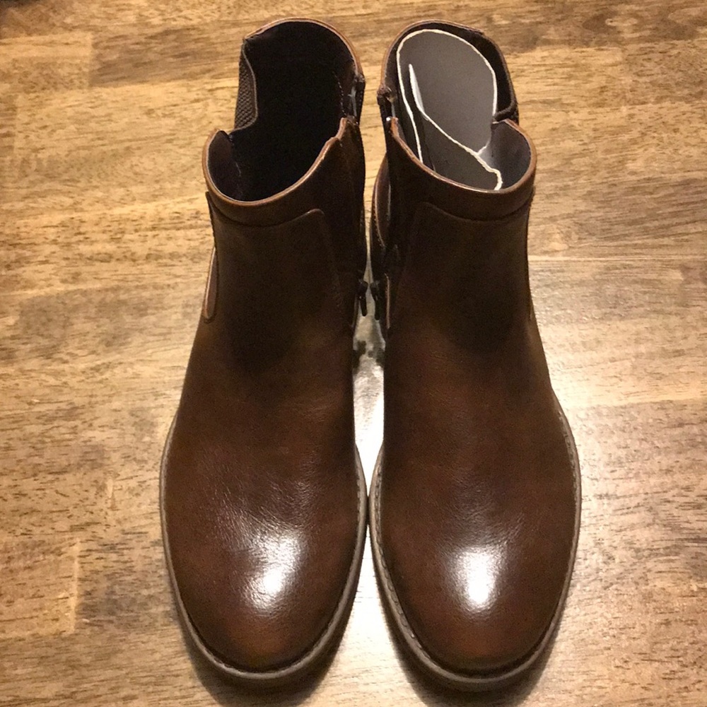 M Collection by Michael Strahan MS Tribeca Size 7